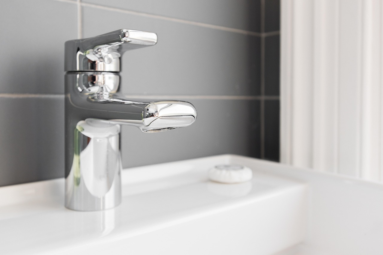 bathroom faucet having a water leak